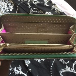 Deux lux wallet, like new!